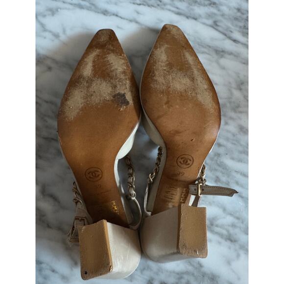 Vintage Chanel Cream Pointed Toe Slingback Heels - Picture 4 of 4